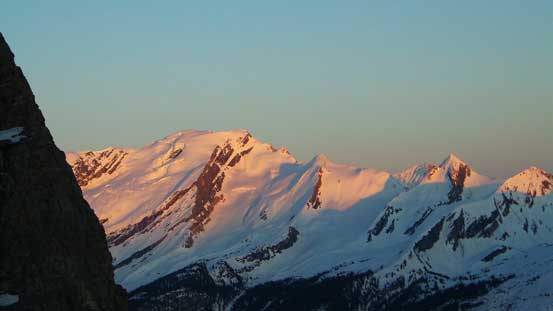 Whiterose Mountain on glow