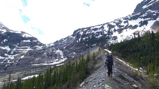 Now, onto the moraine crest, looking ahead towards the headwall. It did not look easy