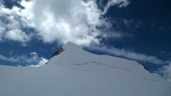 The summit pyramid does not look easy...