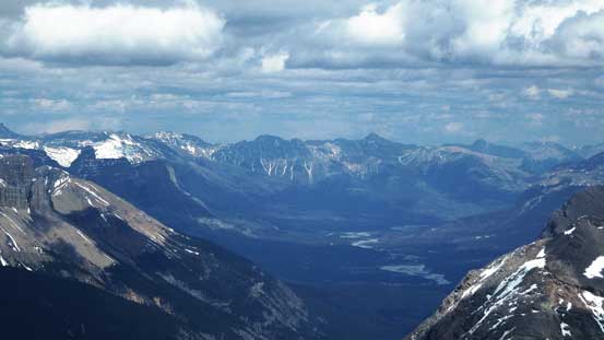 Looking deeply into the front country we could see Saskatchewan River Crossing