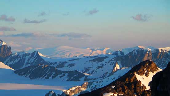 The fat mountain - Snow Dome showed up