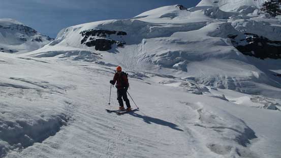 Back through the crevasse field...