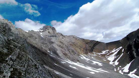 Looking towards the NE Peak. It looks quite like a peak from here! 