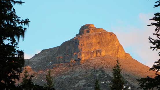 Alpenglow on The Turret from the approach trail