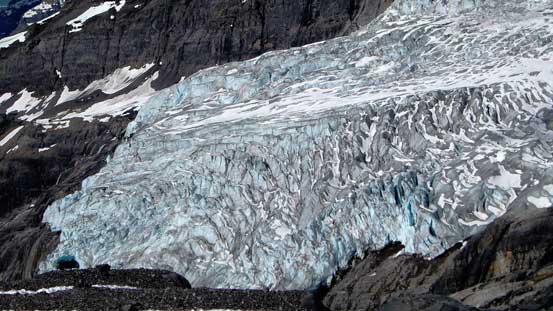 A zoomed-in view of the Lyell's icefall