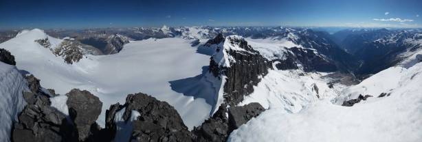 Partial summit panorama from Lyell 3. Click to view large size.