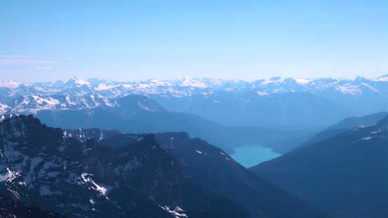 We could also see Kinbasket Lake at more than 2500 vertical meters below