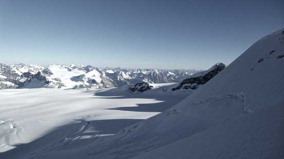 A view from partway down the steep slow beneath Lyell I/II col