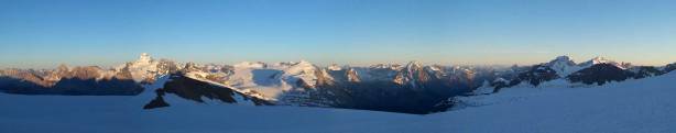 Panorama from Lyell V's southern shoulder. Click to view large size.