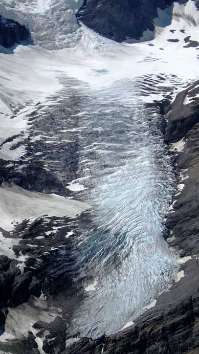 East Lyell Glacier plunges near 2000 vertical meters down