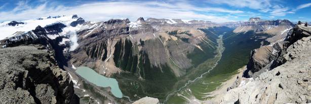 Partial summit panorama. Click to view large size.