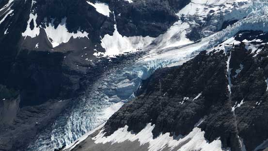 South-east Lyell Glacier plunges from the icefield down to Glacier Lake valley
