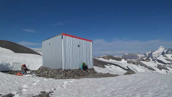 Back to Lyell Hut - our home...