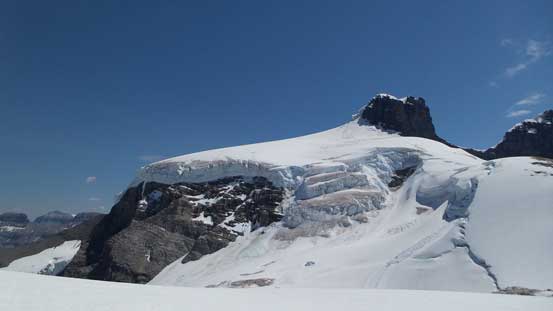 Almost back down to the col, looking ahead towards Lyell 3