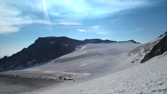 Carmarthen Peak is the uninteresting looking bump on left