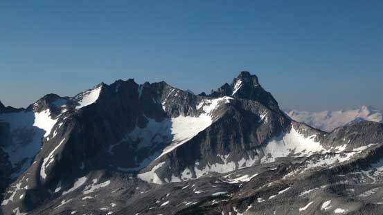 Gelway Peak pokes behind the shoulder of Killarney Peak