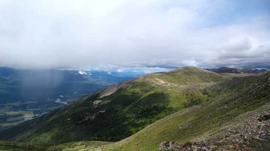 Another look at the unnamed bump to our west