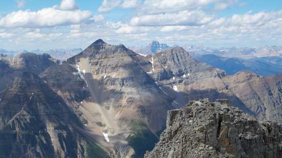 This picture shows the long climber's descent route of Mt. Aberdeen and Haddo Peak