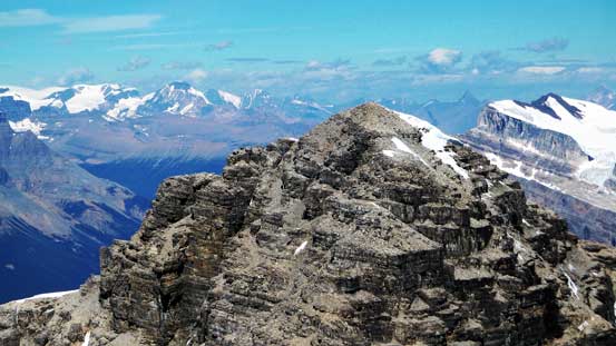 The NW Peak is clearly lower than the SE one