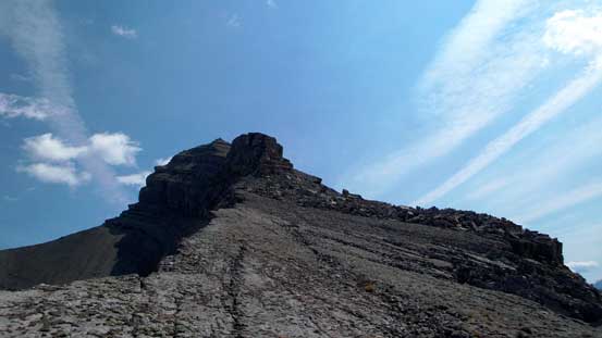 Ascending the W. Ridge now. Ahead would be the rock buttress that I bypassed on right