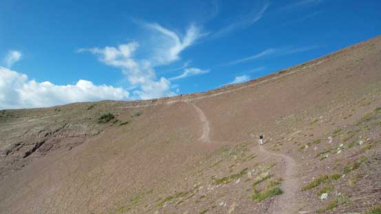 Descending towards Alderson/Carthew col