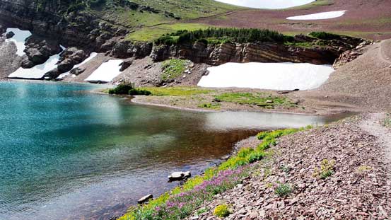 Lots of colours around this lake
