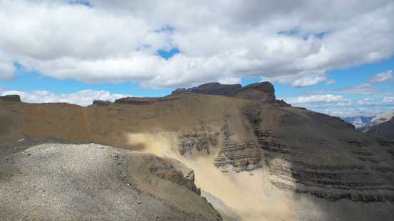 Around the first shoulder, looking ahead towards Corona Ridge