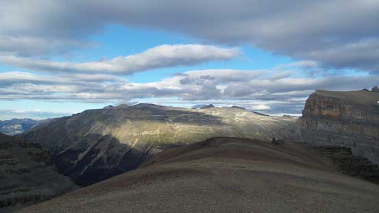 Back up the shoulder now, looking into the front country