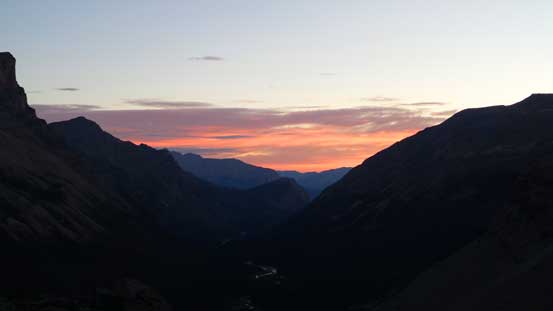 Gorgeous morning colours over the horizon