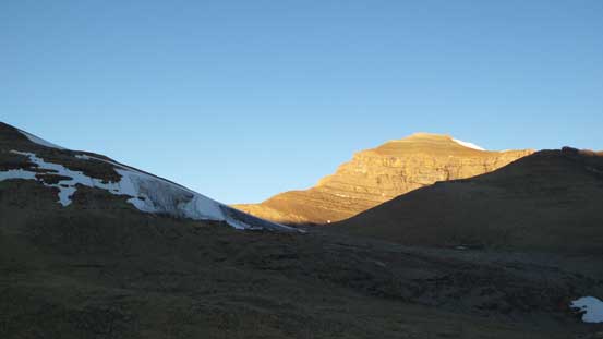 Some morning colours on Spreading Peak. One of the many remnant glaciers in the foreground