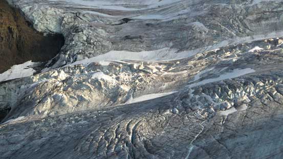 Very fractured glacier by Saskatchewan's N. Face