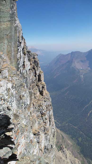 This is a giant cliff face!!