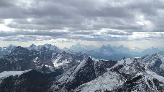Another picture looking towards Edith Cavell and Tonquin area