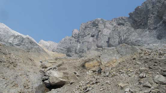 The golden gully is visible on the left