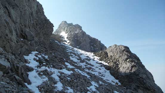 Traversing on a scree bench while losing height