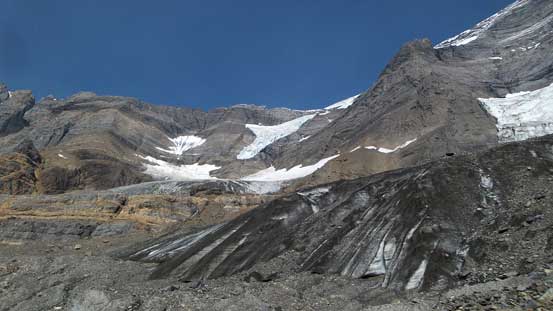 On the final bench now, time to traverse all the way back left