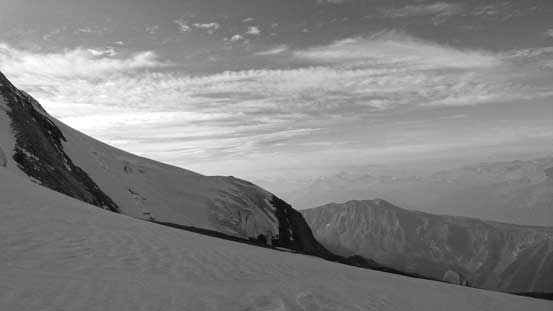 Looking across the shoulder of Resplendent
