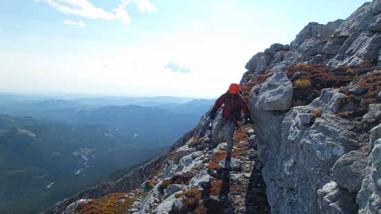 Traversing on some ledges to bypass harder stuffs