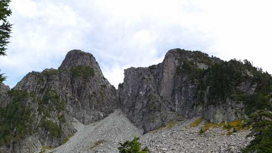 Down to the rocky shoulder by Lions Trail now, looking back. West Lion on left, the bump on right