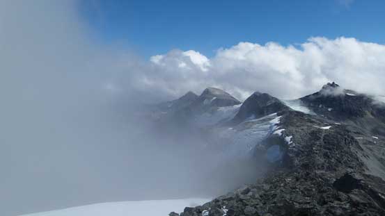 Looking towards the northern end of Hibachi Ridge through the mist
