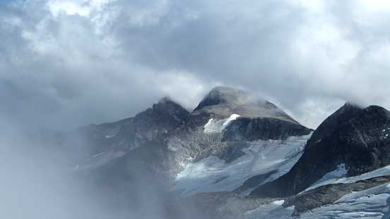 Some of the unnamed peaks north of Hibachi Ridge