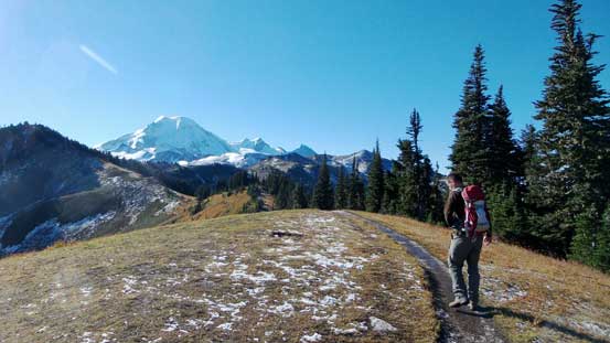 Simon hiking along the Skyline Divide trail