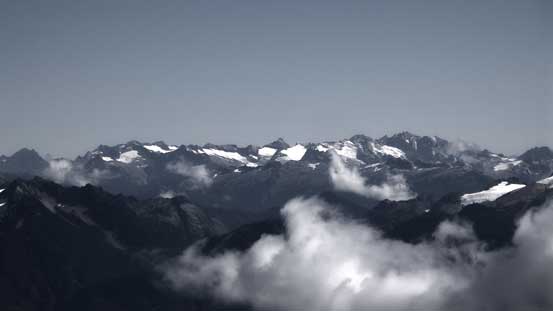 Some distant peaks by the North Cascades that I'm not familiar with