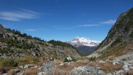Dropping down to the Darling Lake's drainage
