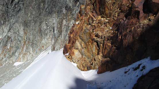 The moat on top of this glacier