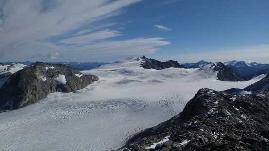 Cresting the SE Ridge, I got to see this expansive view of Weart Glacier