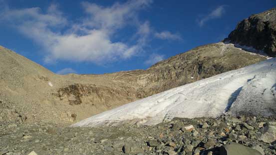The same glacier, in this lower basin 
