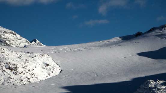 There're quite a few crevasses above the headwall on Helm Glacier