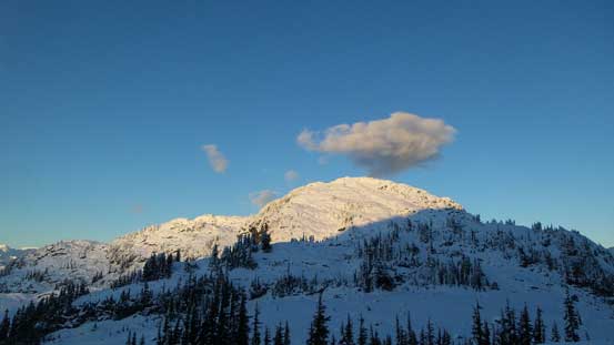 This is the unnamed peak immediately SW of Rainbow - in sight for pretty much all day