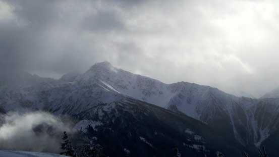 Looking back along the ridge towards Slumber Peak in the distance